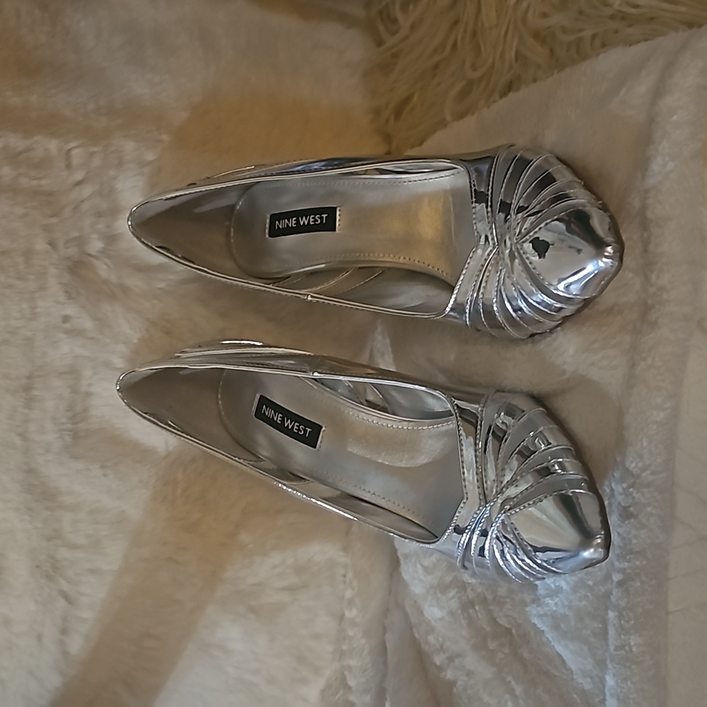 NIB Nine West Silver Heels